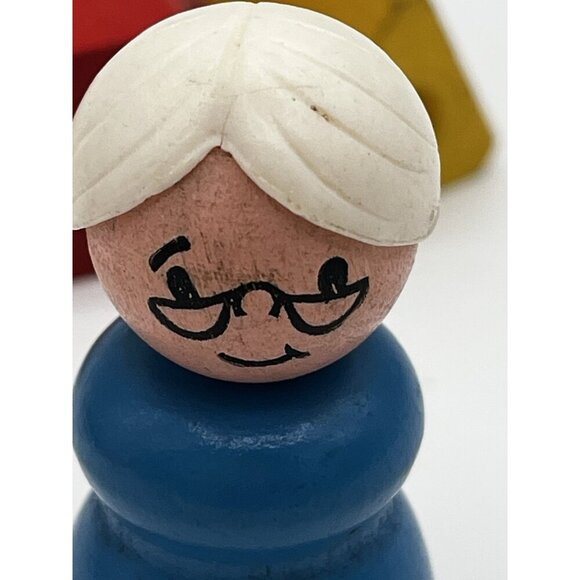 Vintage Fisher Price LACING SHOE LITTLE PEOPLE Old woman Dog Boy & Girl lot (4) - Picture 5 of 8